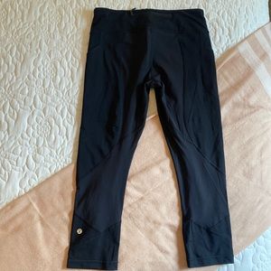 Lulu Lemon leggings 23”